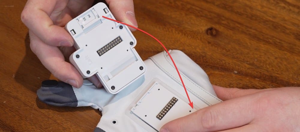 1783494624932773.jpg attaching-glove-module_01.jpg