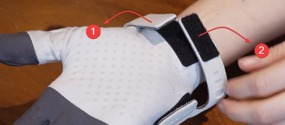 1783908090740745.jpg taking-off-glove_01.jpg