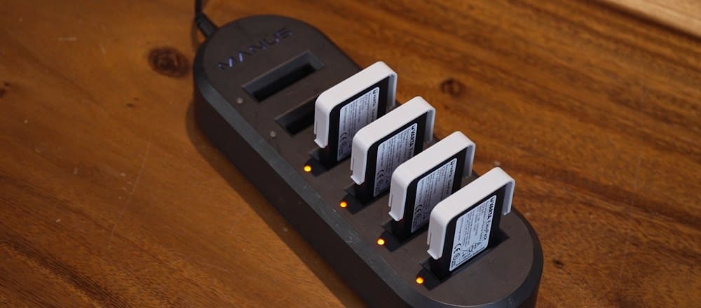 manus-charger-with-metagloves-pro-haptics-batteries_01.jpg
