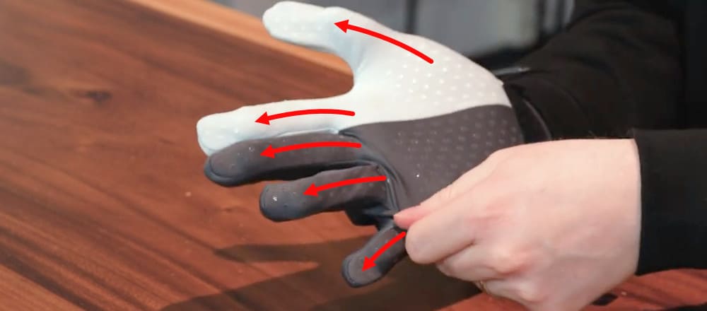 taking-off-glove_02.jpg